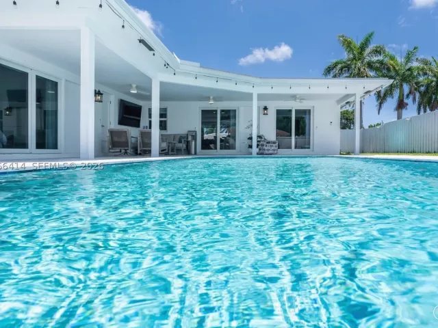 4-bedroom home for rent in Boca Raton - 669 NW 15th Ave 0 - MondialRealty