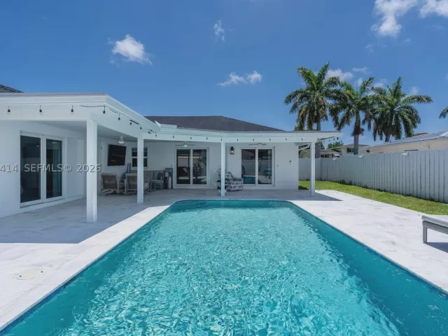 4-bedroom home for rent in Boca Raton - 669 NW 15th Ave 0 - MondialRealty