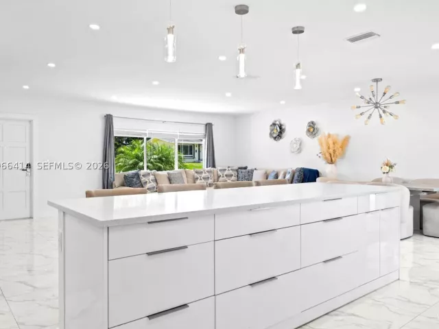 4-bedroom home for rent in Boca Raton - 669 NW 15th Ave 0 - MondialRealty