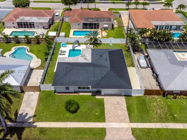 4-bedroom home for rent in Boca Raton - 669 NW 15th Ave 0 - MondialRealty