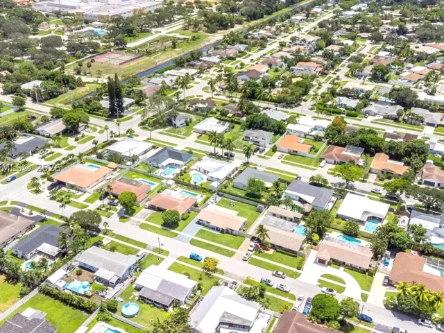 4-bedroom home for rent in Boca Raton - 669 NW 15th Ave 0 - MondialRealty