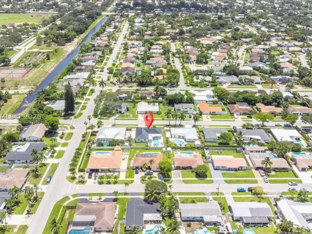 4-bedroom home for rent in Boca Raton - 669 NW 15th Ave 0 - MondialRealty