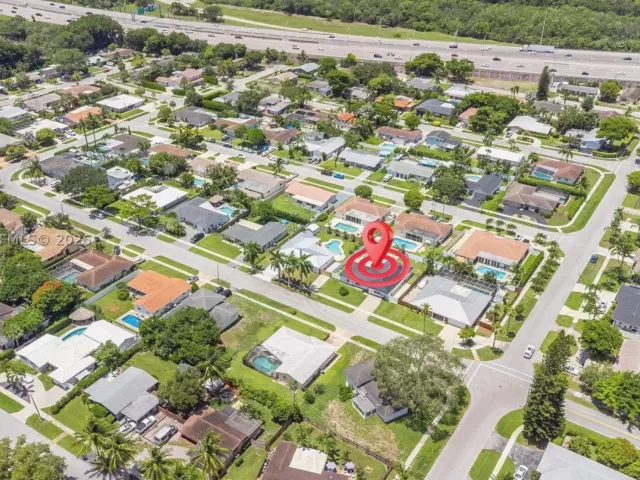4-bedroom home for rent in Boca Raton - 669 NW 15th Ave 0 - MondialRealty