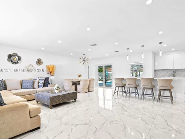 4-bedroom home for rent in Boca Raton - 669 NW 15th Ave 0 - MondialRealty