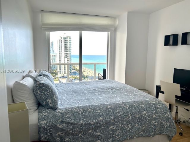 2-bedroom condo for rent in Hallandale Beach - 1830 S Ocean Dr 1711 - MondialRealty