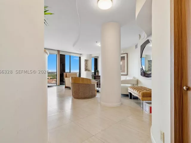 2-bedroom condo for sale in Aventura - 3610 Yacht Club Dr 1114 - MondialRealty