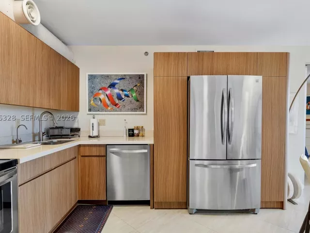 2-bedroom condo for sale in Aventura - 3610 Yacht Club Dr 1114 - MondialRealty