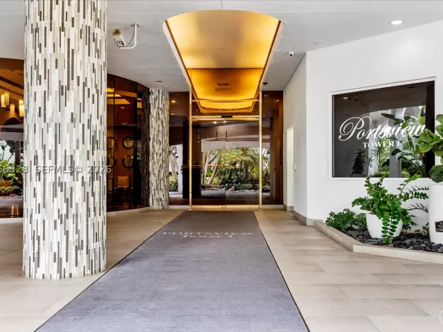 2-bedroom condo for sale in Aventura - 3610 Yacht Club Dr 1114 - MondialRealty