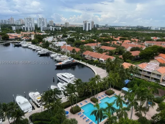 2-bedroom condo for sale in Aventura - 3610 Yacht Club Dr 1114 - MondialRealty