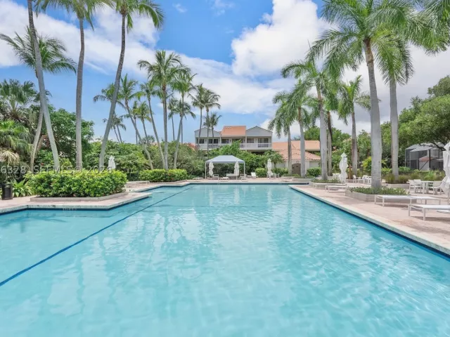 2-bedroom condo for sale in Aventura - 3610 Yacht Club Dr 1114 - MondialRealty