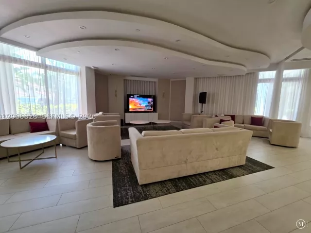 2-bedroom condo for sale in Aventura - 3610 Yacht Club Dr 1114 - MondialRealty