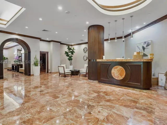 2-bedroom condo for sale in Aventura - 3610 Yacht Club Dr 1114 - MondialRealty