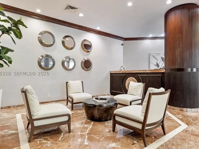 2-bedroom condo for sale in Aventura - 3610 Yacht Club Dr 1114 - MondialRealty