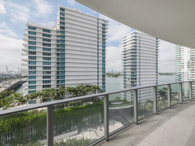 1-bedroom condo for sale in Miami Beach - 500 Alton Rd 1204 - MondialRealty