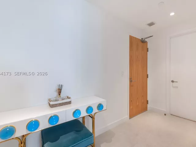 1-bedroom condo for sale in Miami Beach - 500 Alton Rd 1204 - MondialRealty