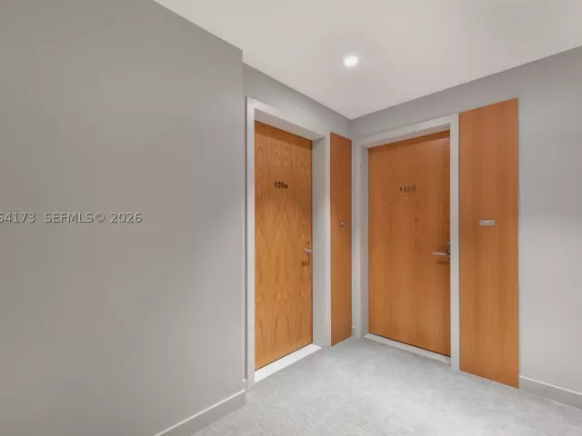1-bedroom condo for sale in Miami Beach - 500 Alton Rd 1204 - MondialRealty