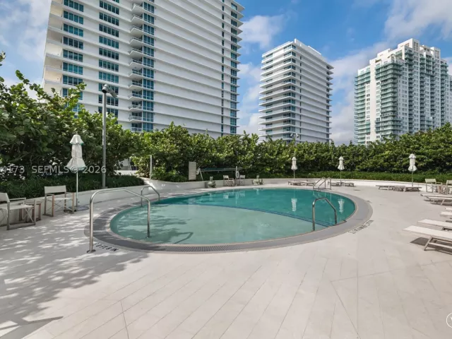 1-bedroom condo for sale in Miami Beach - 500 Alton Rd 1204 - MondialRealty