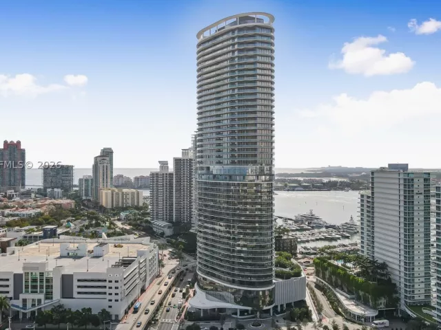 1-bedroom condo for sale in Miami Beach - 500 Alton Rd 1204 - MondialRealty