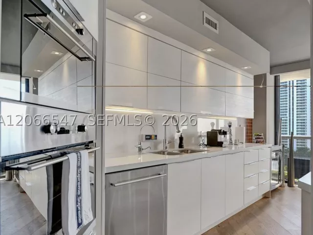 2-bedroom condo for rent in Aventura - 3610 Yacht Club Dr 1206 - MondialRealty