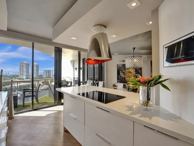 2-bedroom condo for rent in Aventura - 3610 Yacht Club Dr 1206 - MondialRealty