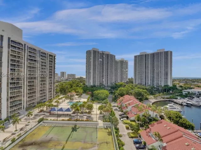 2-bedroom condo for rent in Aventura - 3610 Yacht Club Dr 1206 - MondialRealty