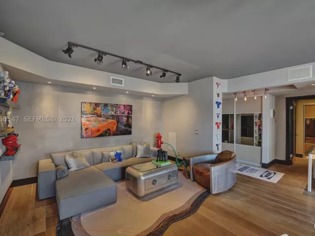 2-bedroom condo for rent in Aventura - 3610 Yacht Club Dr 1206 - MondialRealty