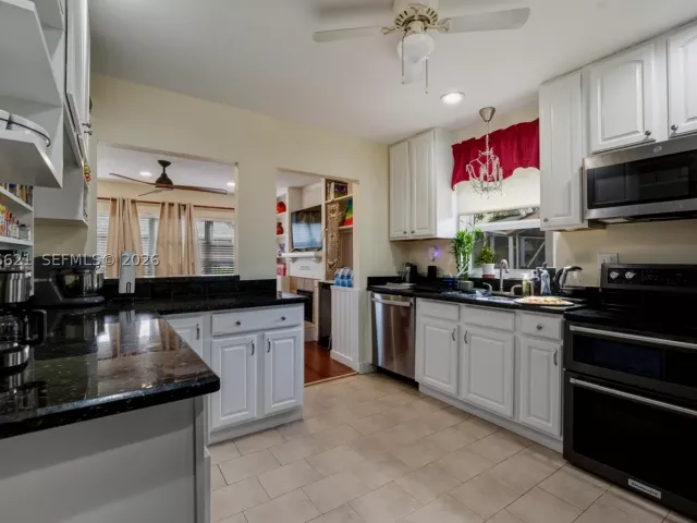 3-bedroom home for sale in Boca Raton - 10308 Greenbriar Ct - MondialRealty