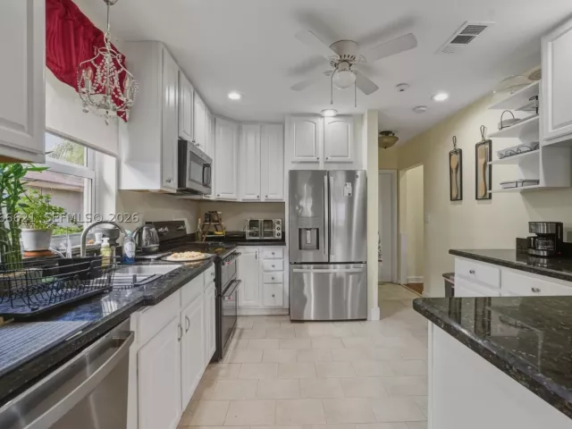 3-bedroom home for sale in Boca Raton - 10308 Greenbriar Ct - MondialRealty