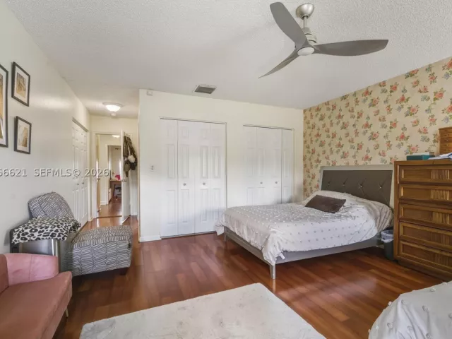 3-bedroom home for sale in Boca Raton - 10308 Greenbriar Ct - MondialRealty