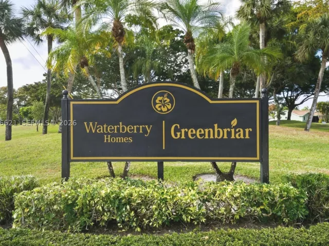 3-bedroom home for sale in Boca Raton - 10308 Greenbriar Ct - MondialRealty