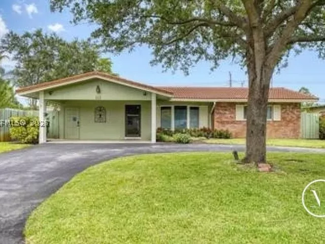 3-bedroom home for rent in Pompano Beach - 112 NE 10th Ave 0 - MondialRealty