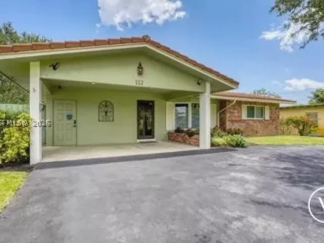 3-bedroom home for rent in Pompano Beach - 112 NE 10th Ave 0 - MondialRealty