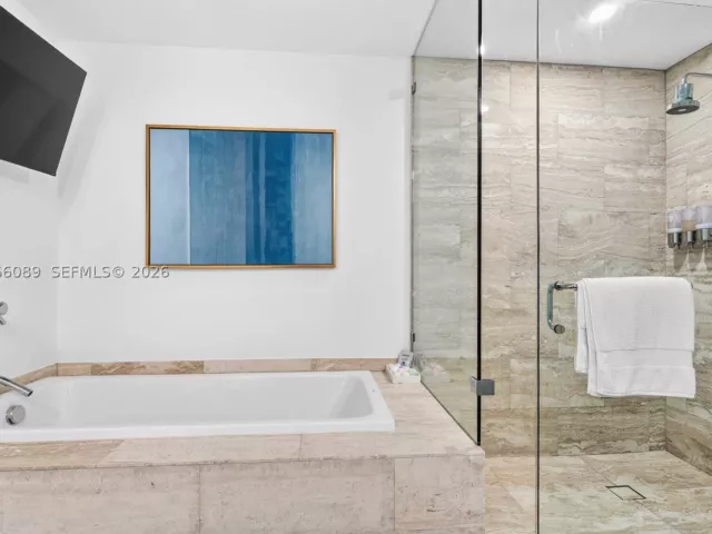 1-bedroom condo for rent in Miami - 2900 NE 7th Ave 1908 - MondialRealty