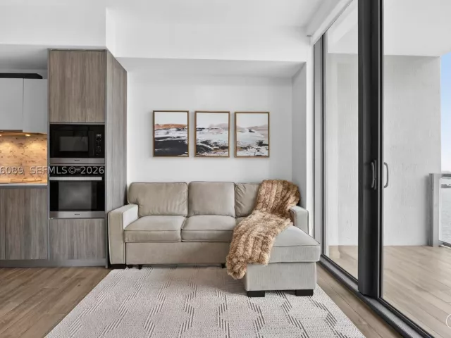 1-bedroom condo for rent in Miami - 2900 NE 7th Ave 1908 - MondialRealty