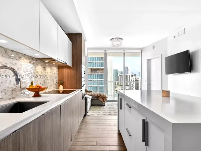 1-bedroom condo for rent in Miami - 2900 NE 7th Ave 1908 - MondialRealty