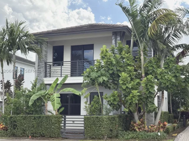 3-bedroom home for rent in Doral - 8217 NW 46th St - MondialRealty