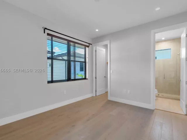 3-bedroom home for rent in Doral - 8217 NW 46th St - MondialRealty