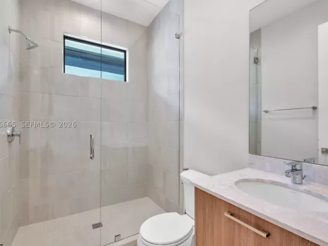 3-bedroom home for rent in Doral - 8217 NW 46th St - MondialRealty