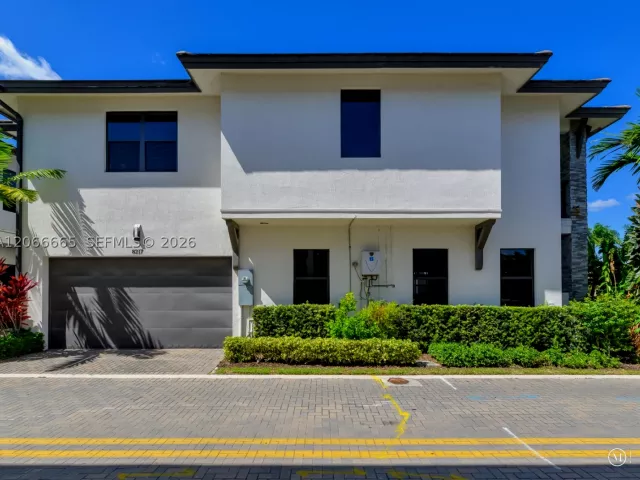 3-bedroom home for rent in Doral - 8217 NW 46th St - MondialRealty