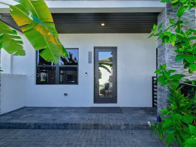 3-bedroom home for rent in Doral - 8217 NW 46th St - MondialRealty