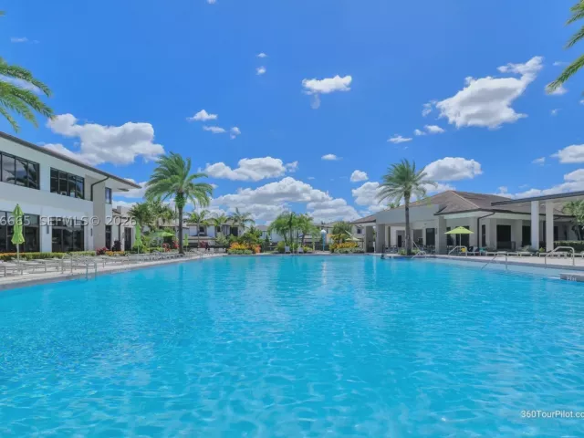 3-bedroom home for rent in Doral - 8217 NW 46th St - MondialRealty