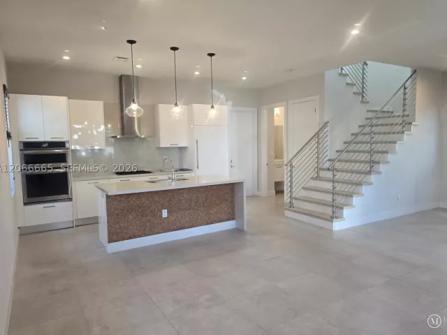 3-bedroom home for rent in Doral - 8217 NW 46th St - MondialRealty