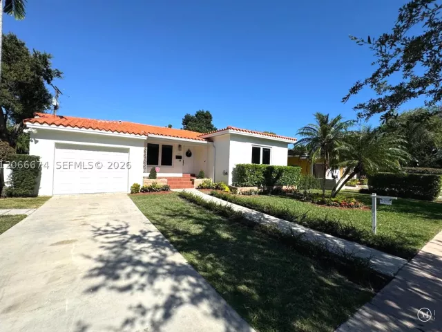 2-bedroom home for rent in Coral Gables - 431 Candia Ave - MondialRealty