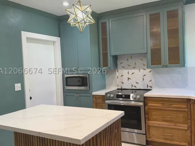 2-bedroom home for rent in Coral Gables - 431 Candia Ave - MondialRealty