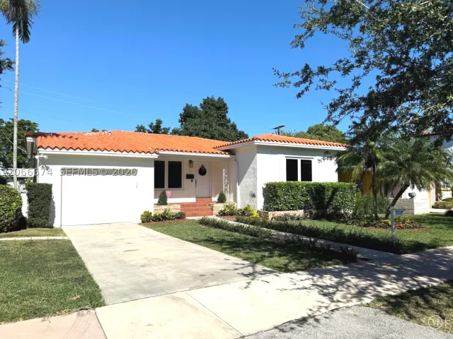 2-bedroom home for rent in Coral Gables - 431 Candia Ave - MondialRealty