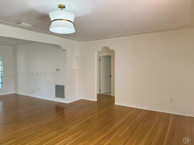 2-bedroom home for rent in Coral Gables - 431 Candia Ave - MondialRealty