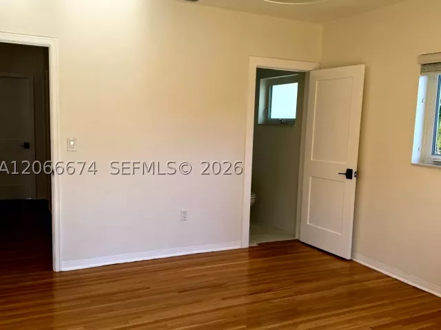 2-bedroom home for rent in Coral Gables - 431 Candia Ave - MondialRealty