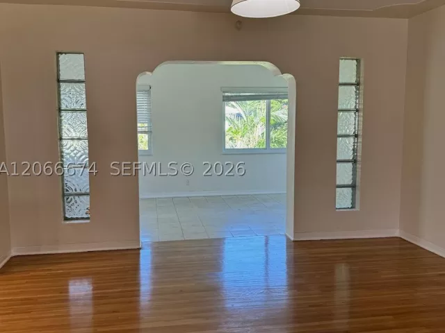 2-bedroom home for rent in Coral Gables - 431 Candia Ave - MondialRealty