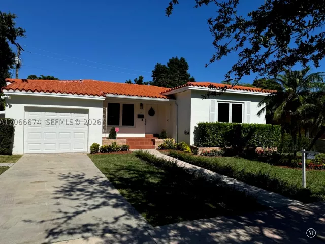 2-bedroom home for rent in Coral Gables - 431 Candia Ave - MondialRealty
