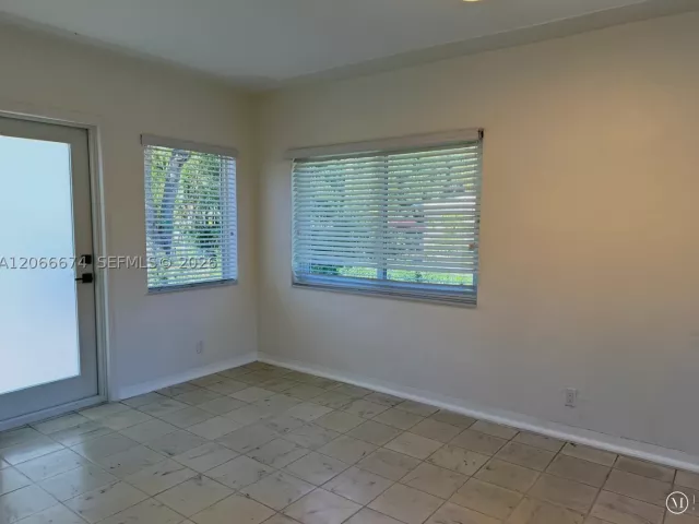 2-bedroom home for rent in Coral Gables - 431 Candia Ave - MondialRealty